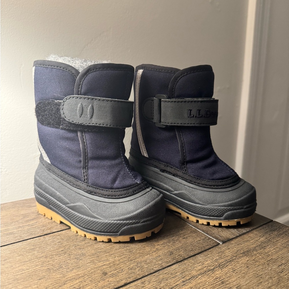 L.L. Bean Toddler 5 Boots in Navy and Gray